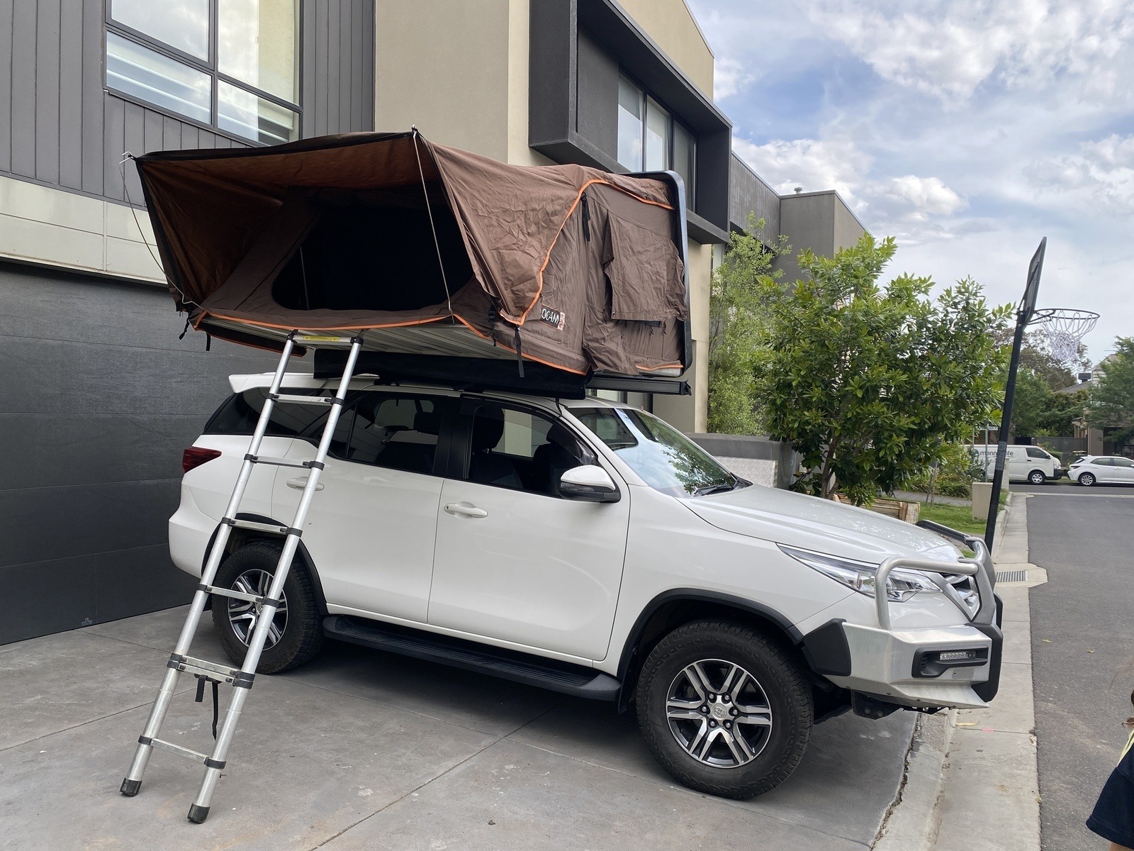 Leopardo — rooftop tent